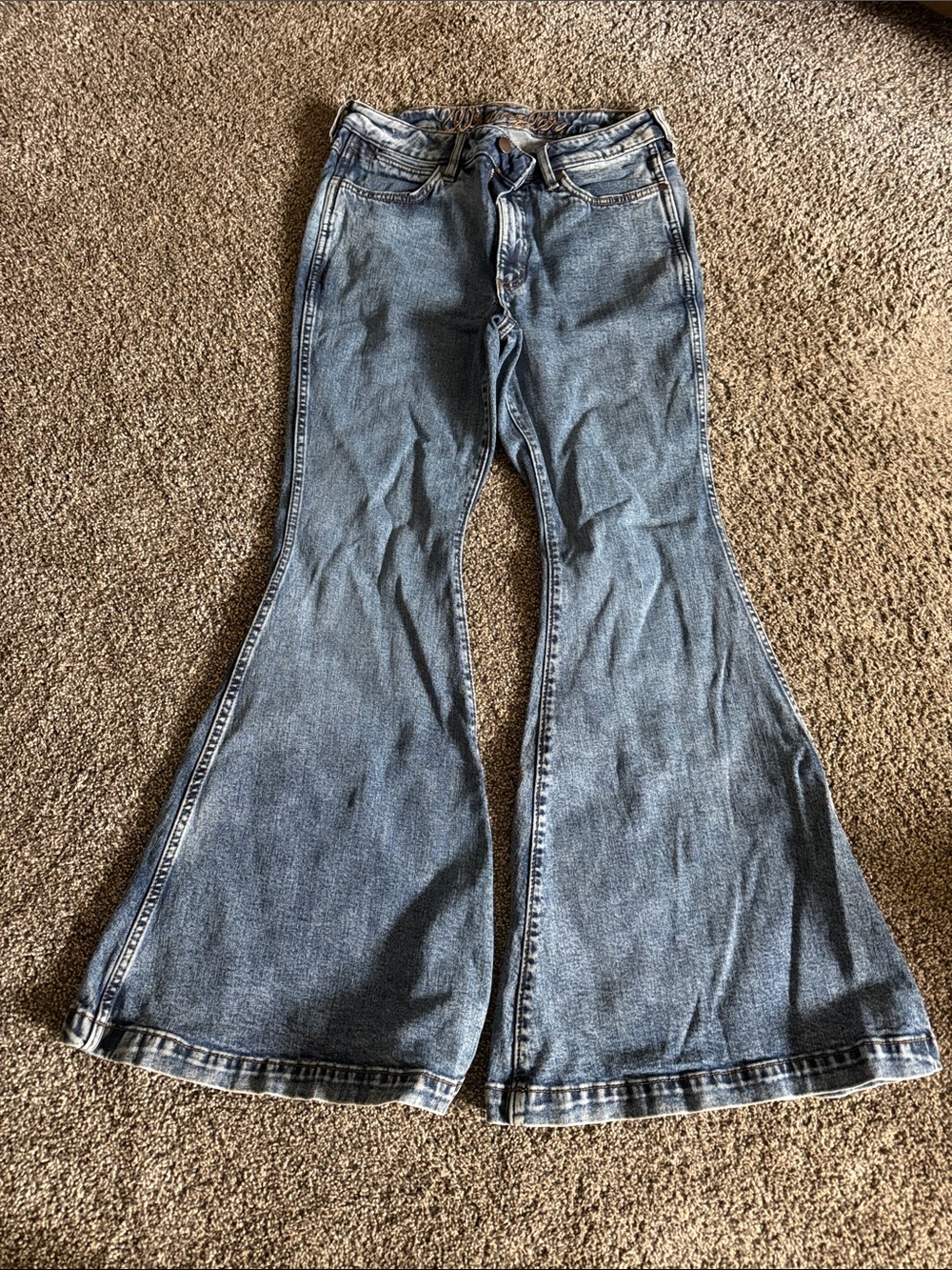 Vintage-Inspired Light Blue Flare Jeans - Wide Leg